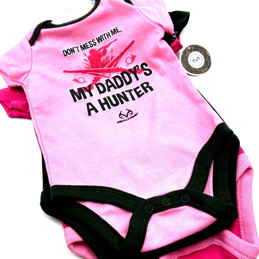 Realtree Baby Girls Bodysuit Size 3/6m Set of 3 Snap Button My Daddy's a Hunter